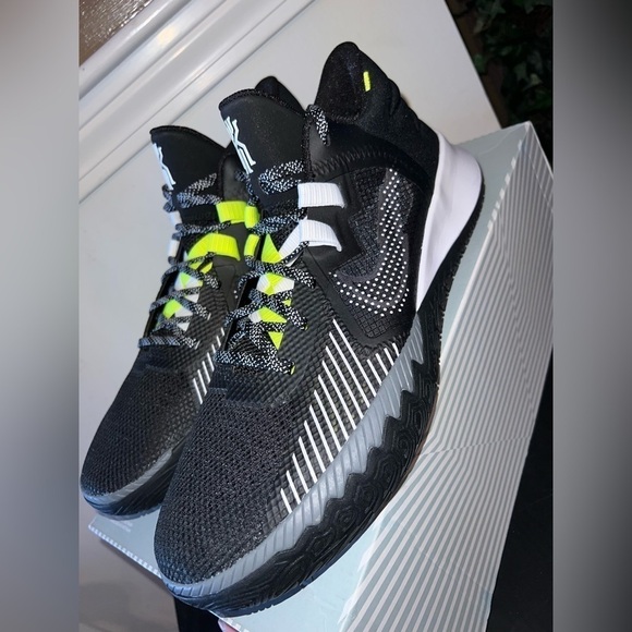 Nike Kyrie Flytrap V EP Black White Basketball DC8991-002 Men Size 14 - Picture 10 of 11